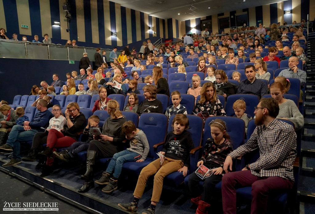 „Nowe szaty króla” Teatru ES