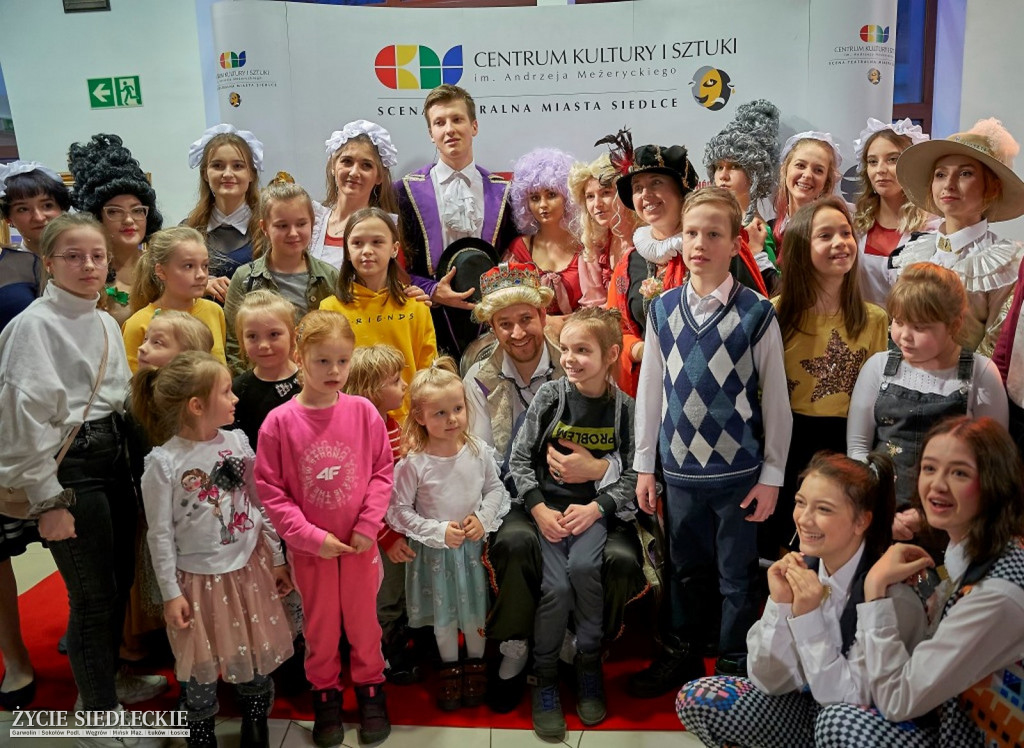 „Nowe szaty króla” Teatru ES