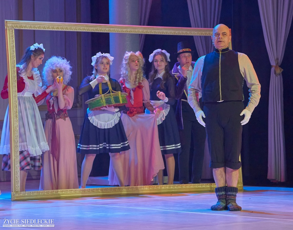 „Nowe szaty króla” Teatru ES