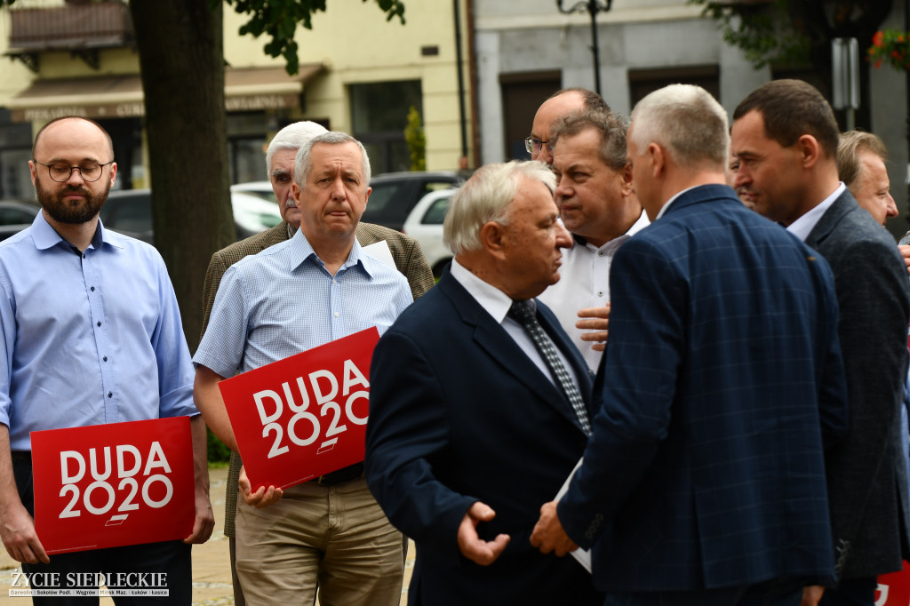 PiS zwiera szyki