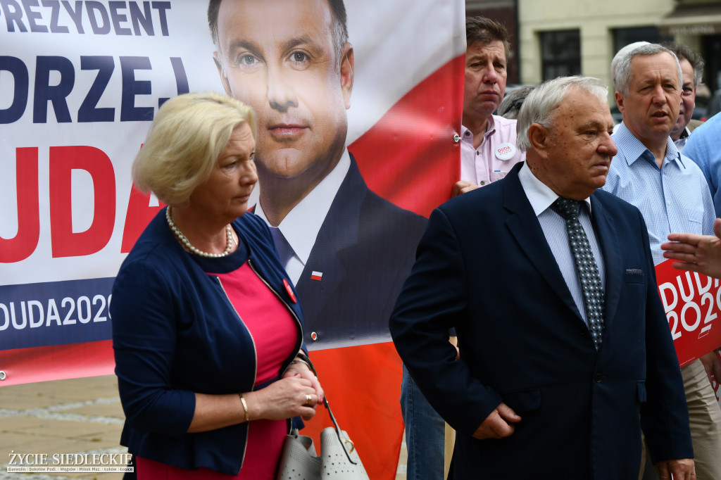 PiS zwiera szyki
