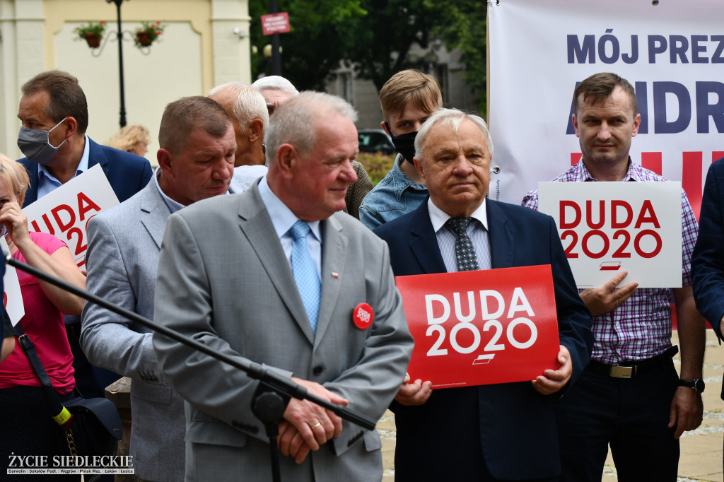PiS zwiera szyki