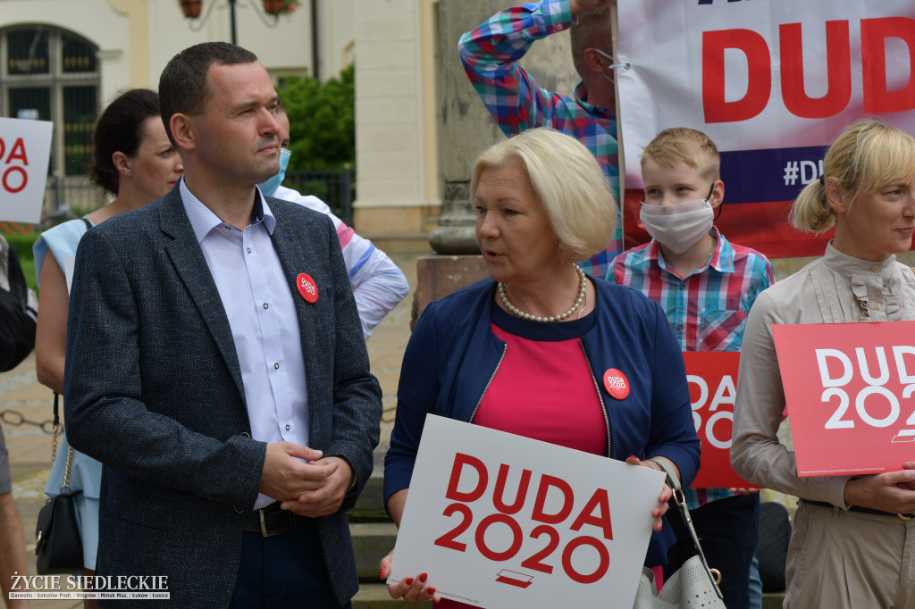 PiS zwiera szyki