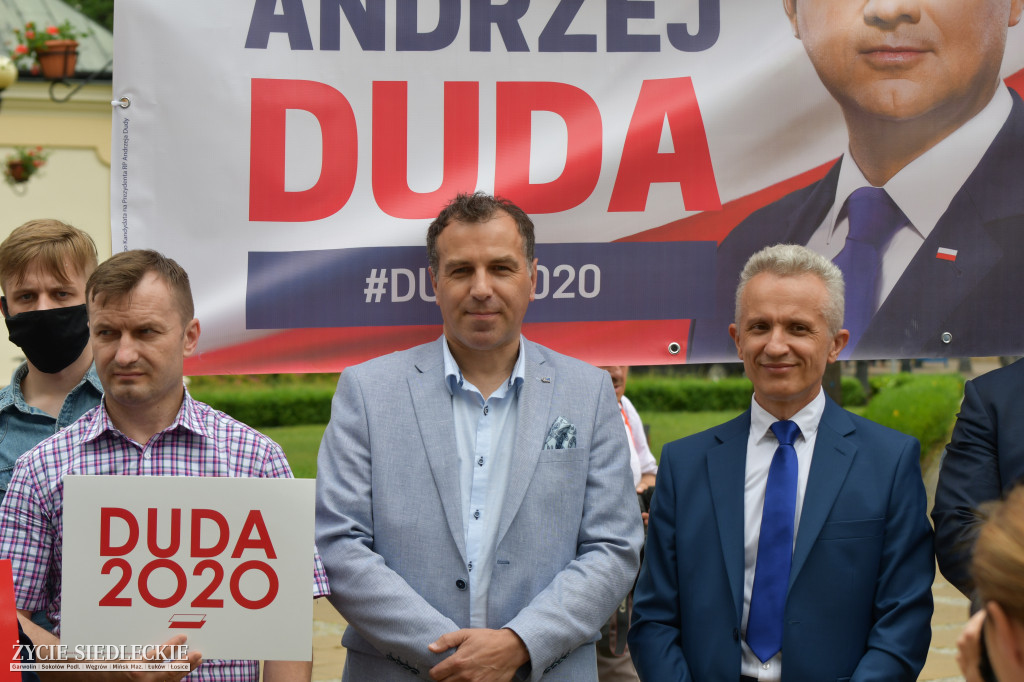 PiS zwiera szyki