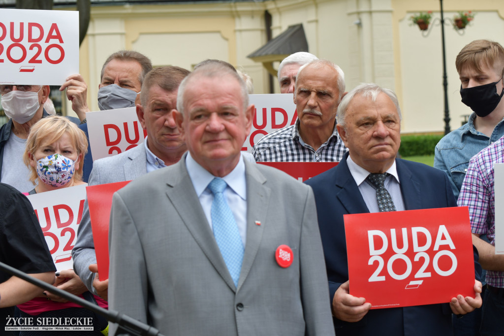 PiS zwiera szyki