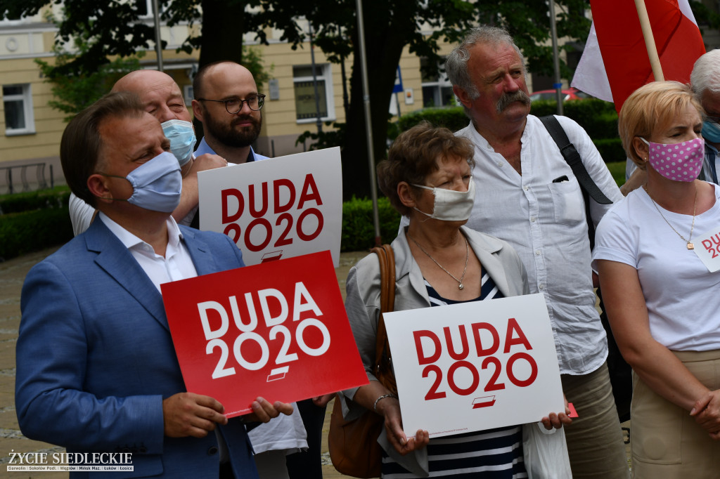 PiS zwiera szyki