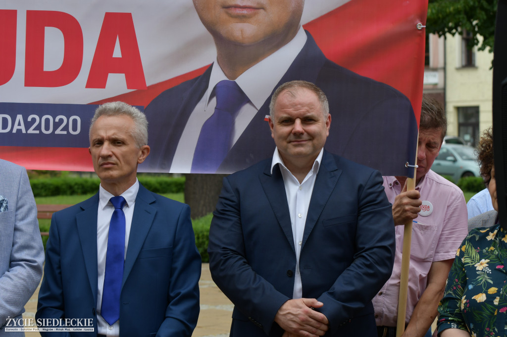 PiS zwiera szyki