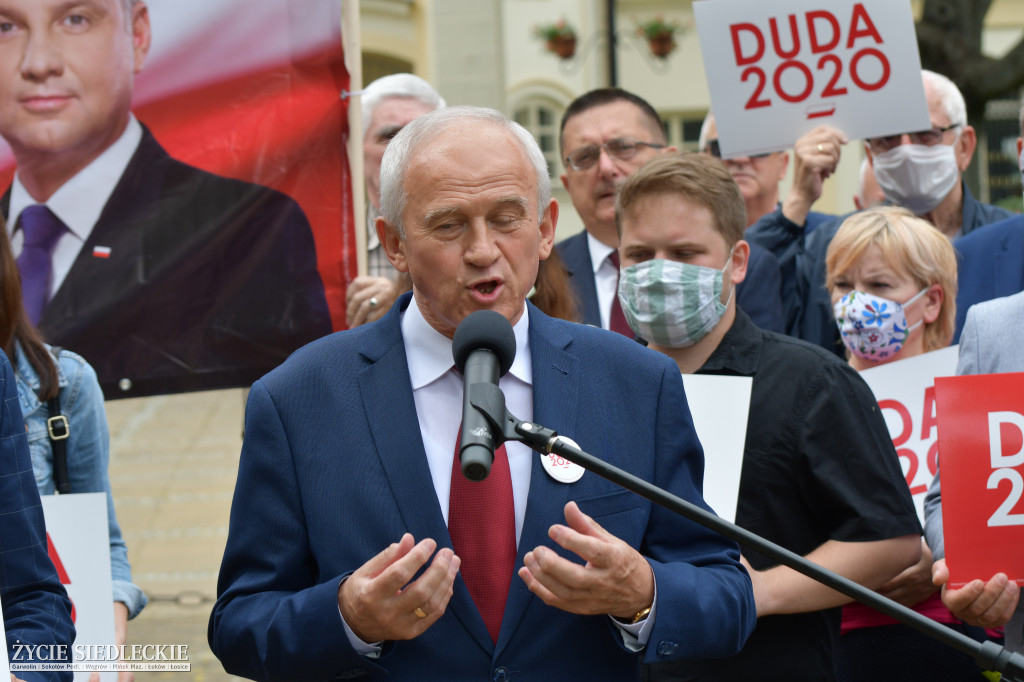 PiS zwiera szyki