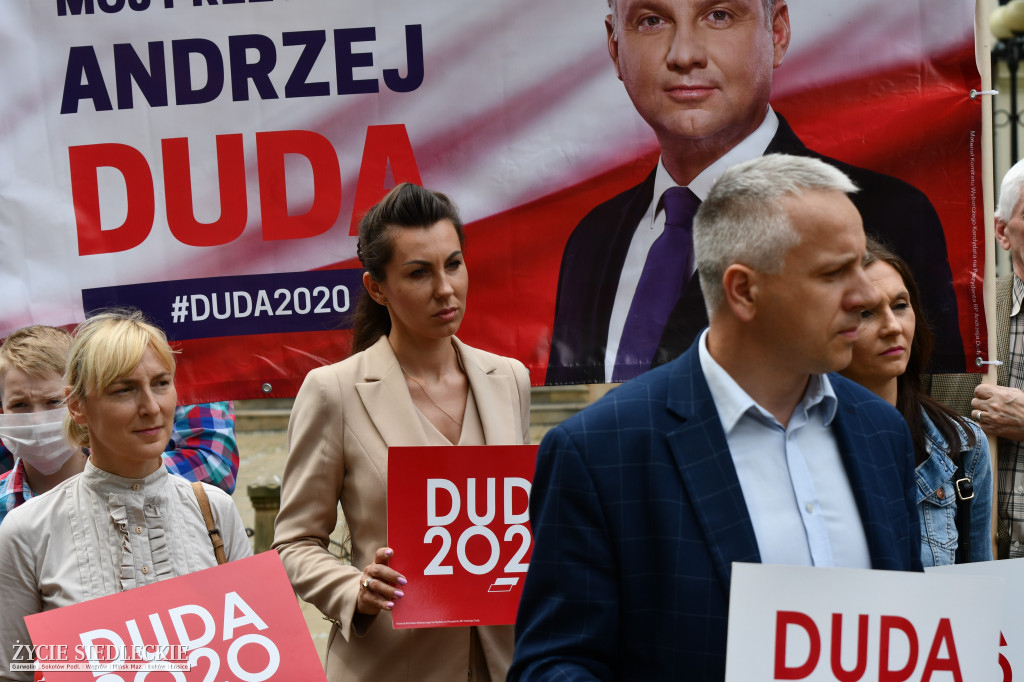 PiS zwiera szyki