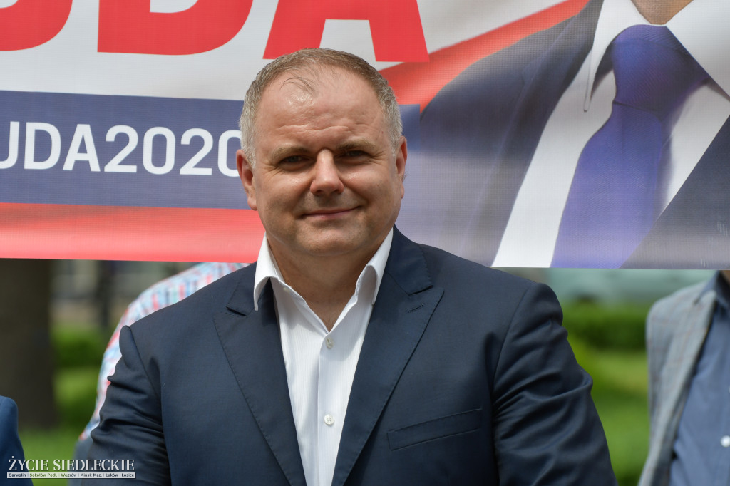 PiS zwiera szyki