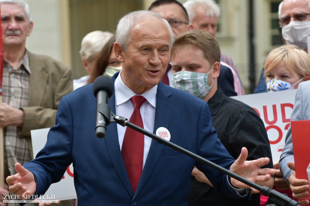 PiS zwiera szyki