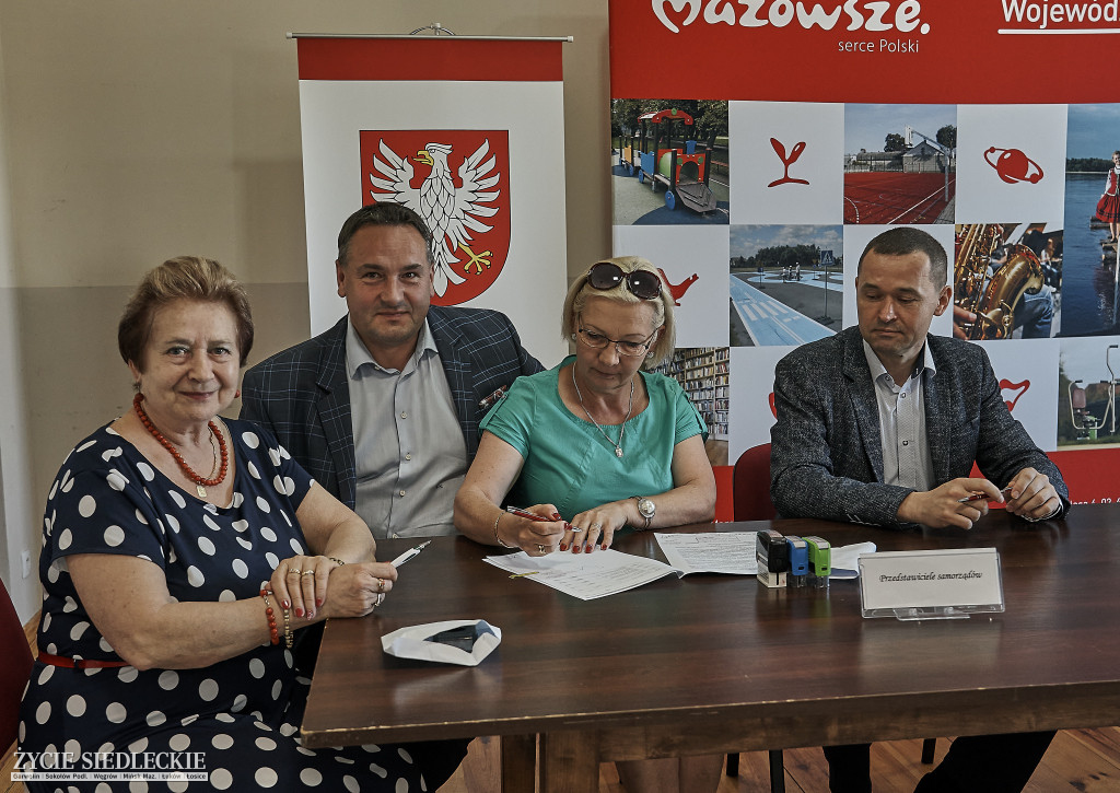 Podpisanie umów w Kotuniu