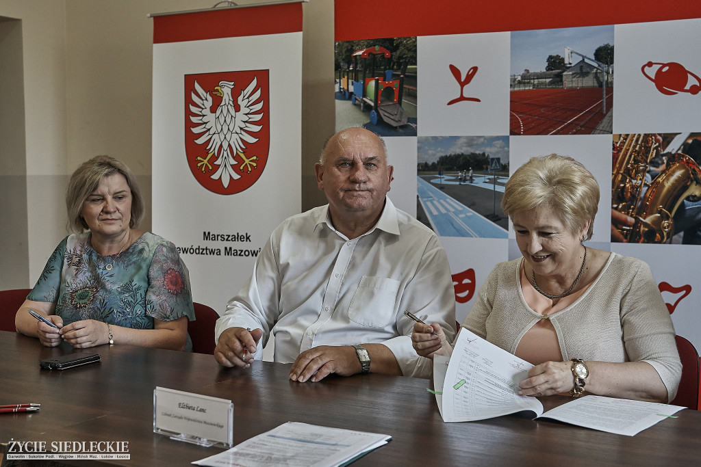 Podpisanie umów w Kotuniu