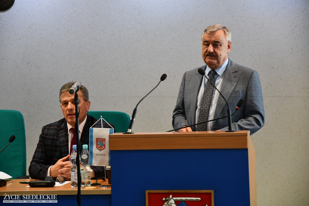 Ostatnia sesja przed wakacjami