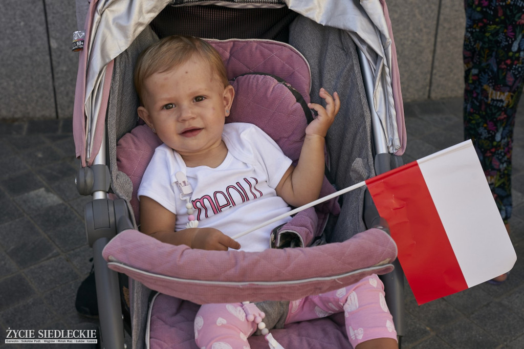Cześć i chwała bohaterom!
