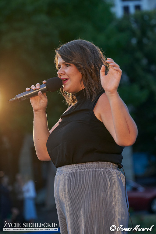Koncert B6 przy fontannie