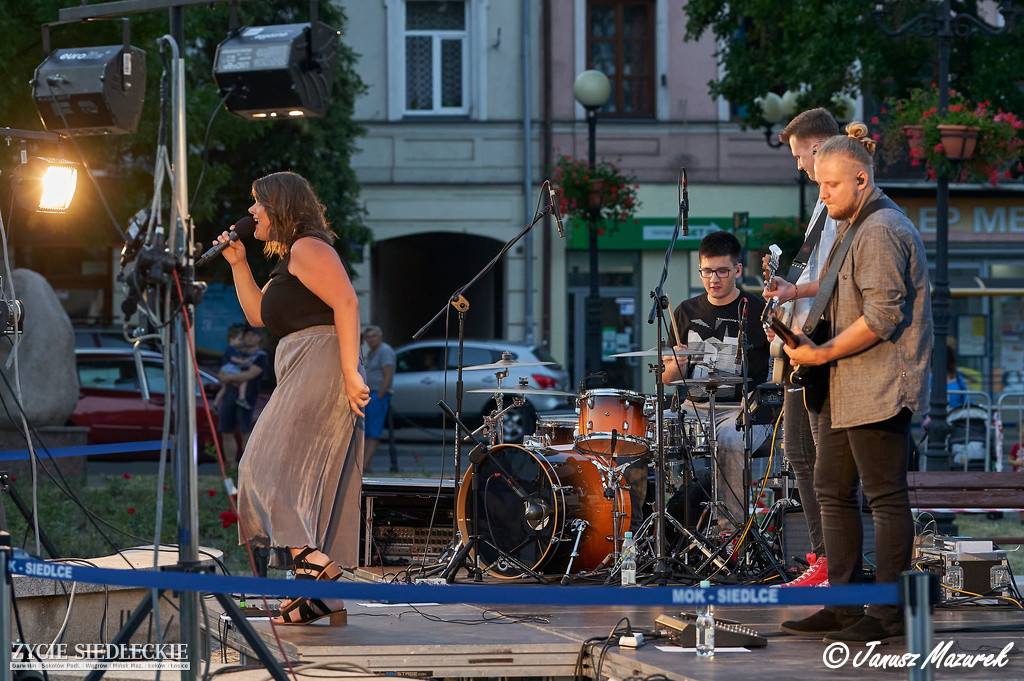 Koncert B6 przy fontannie