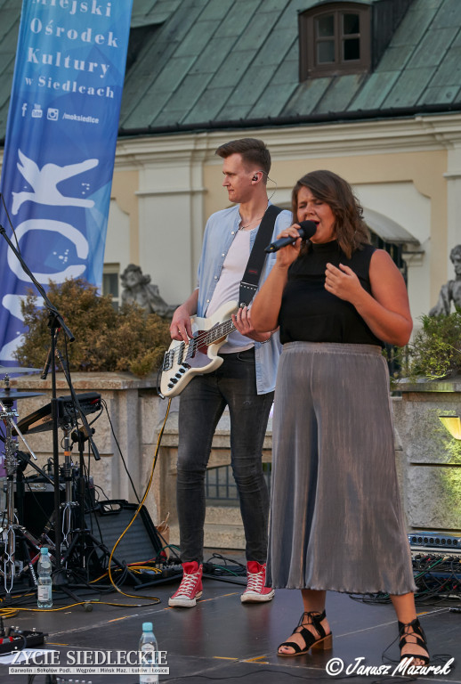 Koncert B6 przy fontannie
