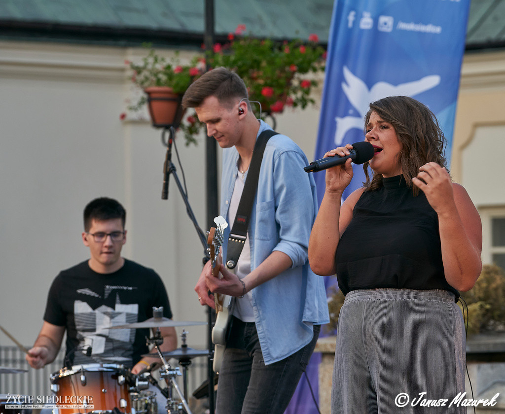 Koncert B6 przy fontannie