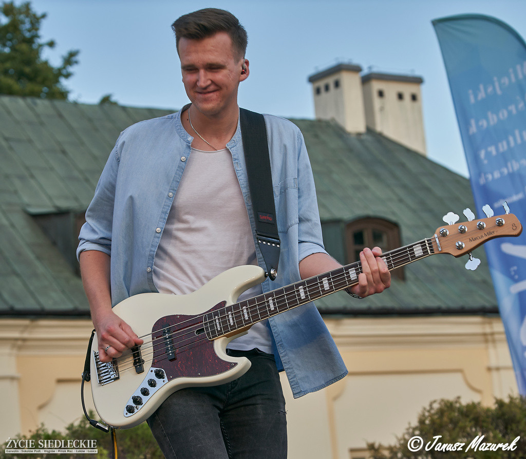 Koncert B6 przy fontannie