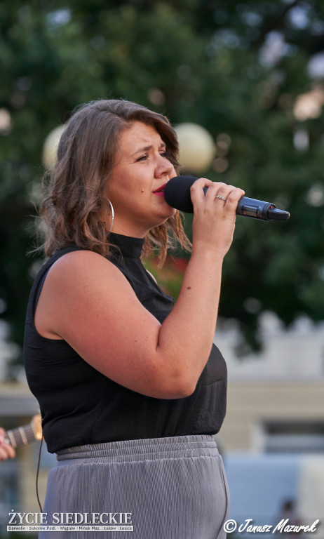 Koncert B6 przy fontannie