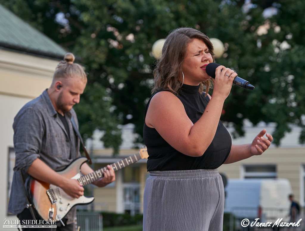 Koncert B6 przy fontannie