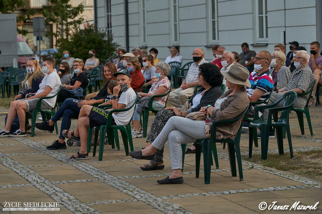 Koncert B6 przy fontannie
