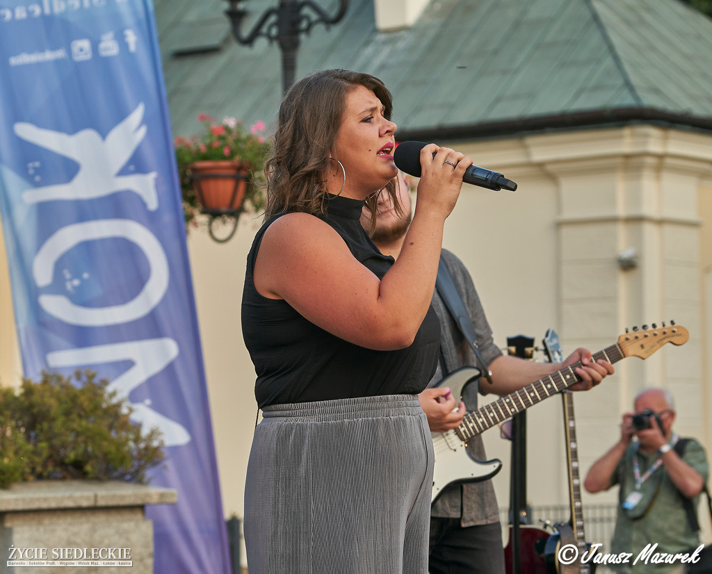 Koncert B6 przy fontannie