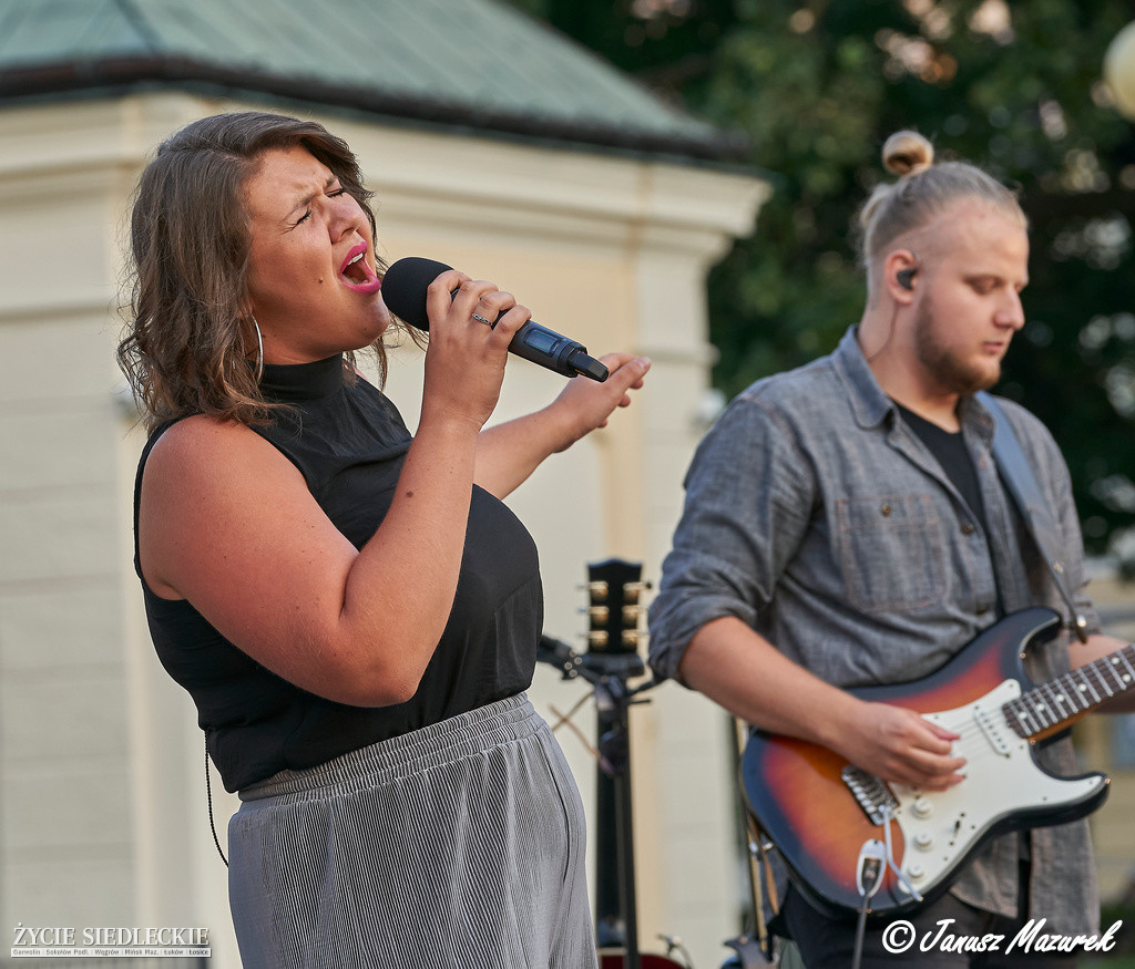 Koncert B6 przy fontannie