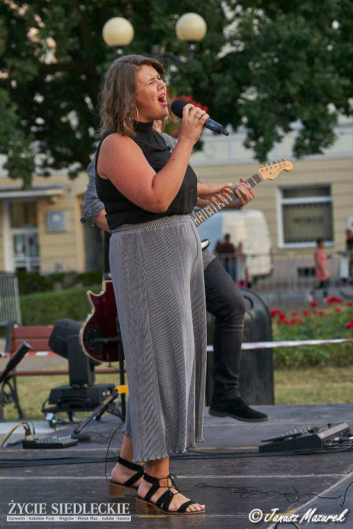 Koncert B6 przy fontannie