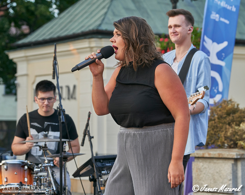 Koncert B6 przy fontannie