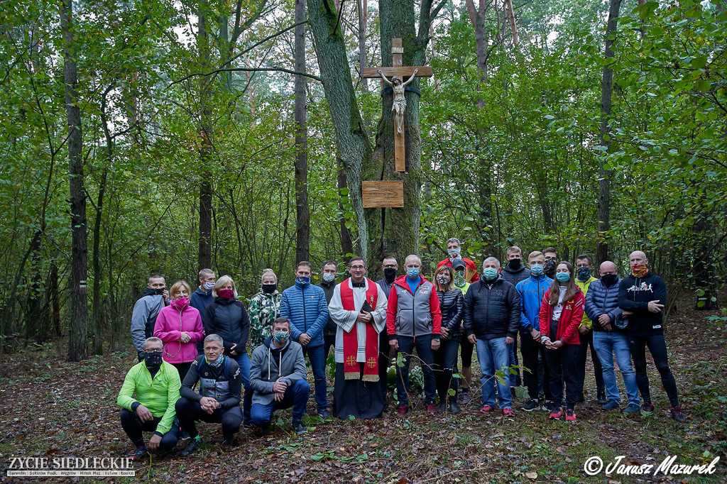 Poświęcenie krzyża w Gołoborzu