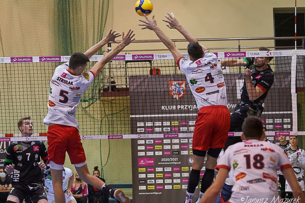 KPS lepszy od akademików