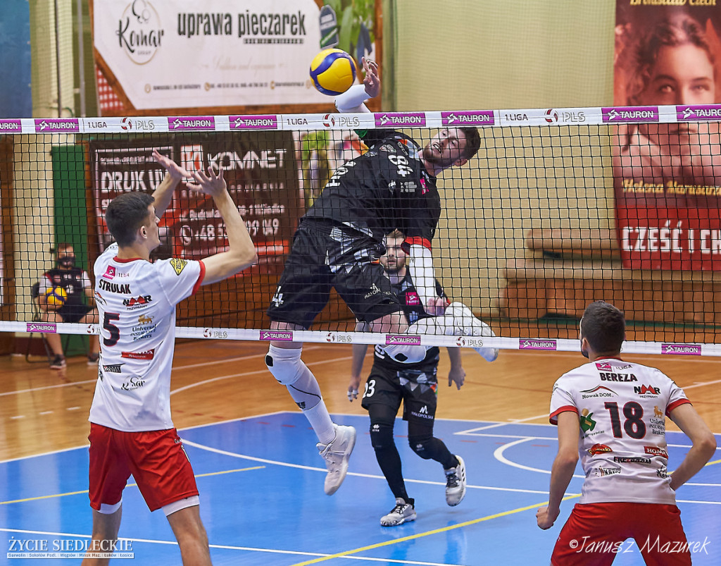 KPS lepszy od akademików