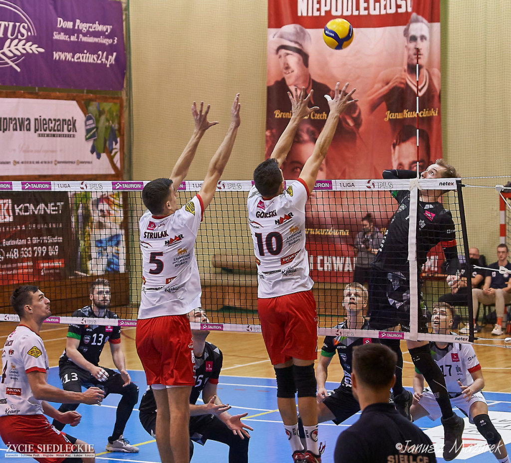 KPS lepszy od akademików
