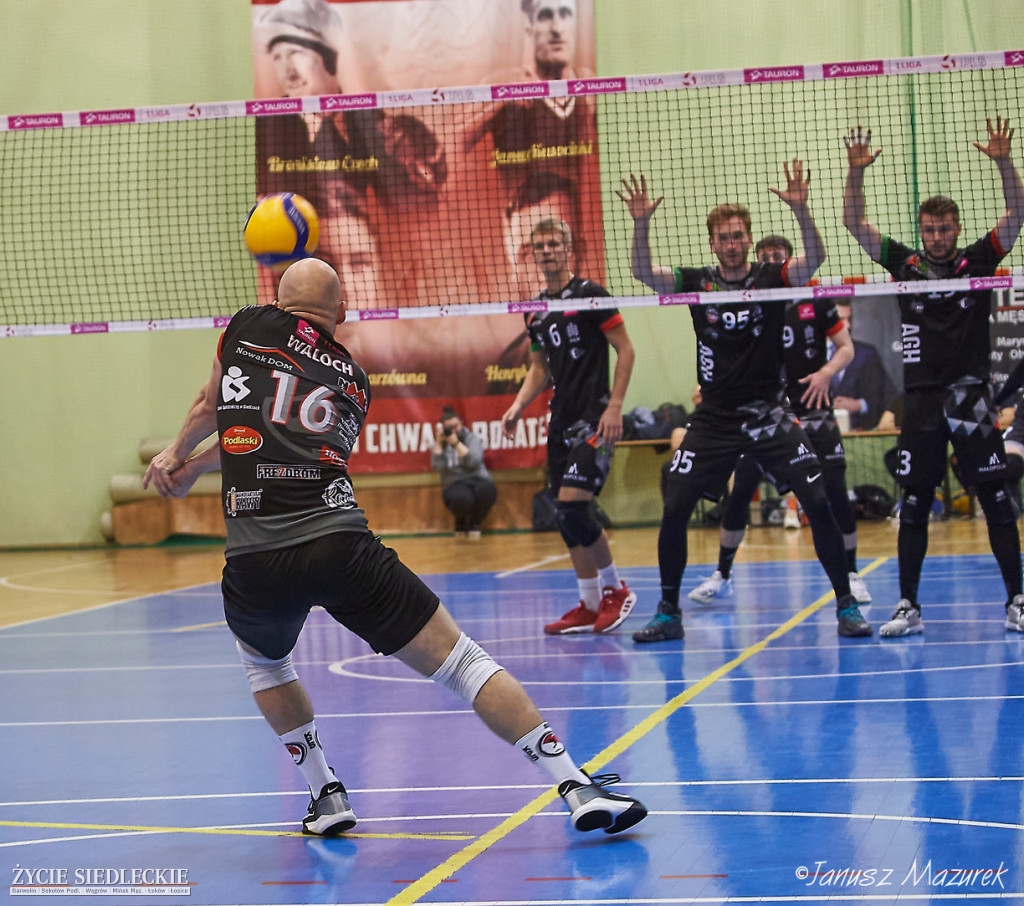 KPS lepszy od akademików