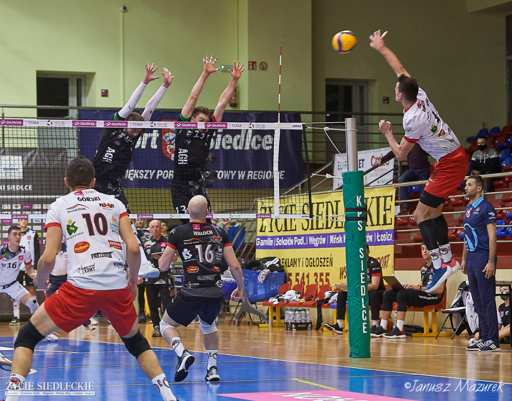 KPS lepszy od akademików