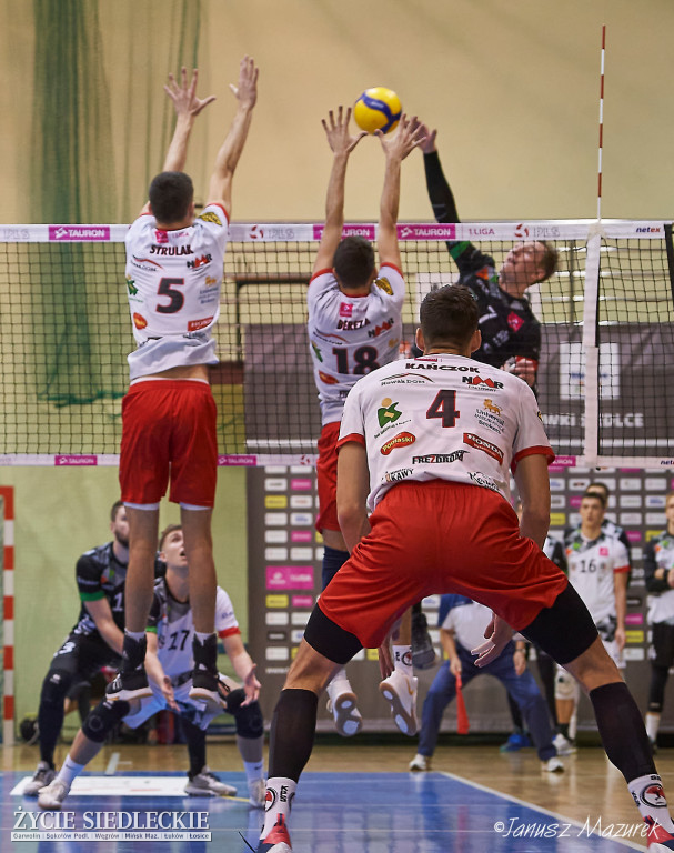 KPS lepszy od akademików