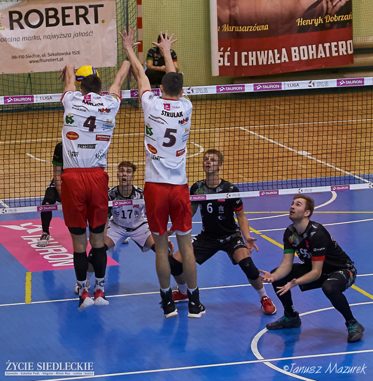KPS lepszy od akademików