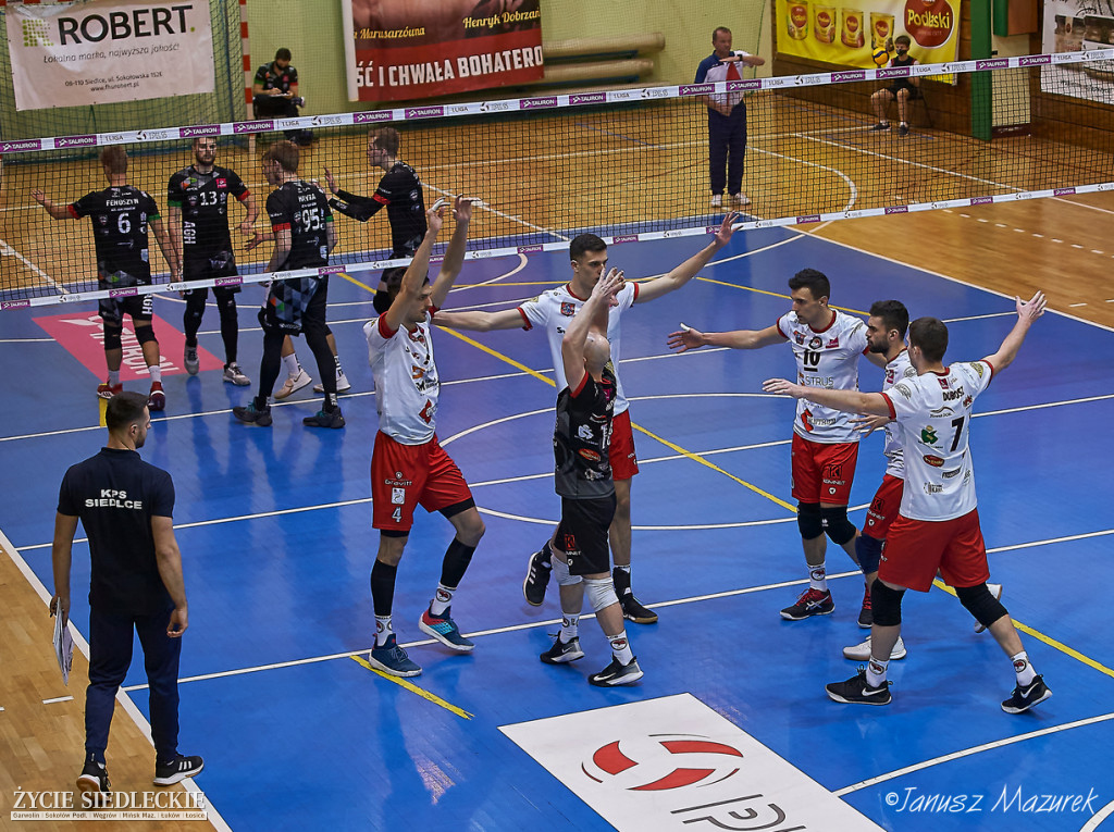 KPS lepszy od akademików
