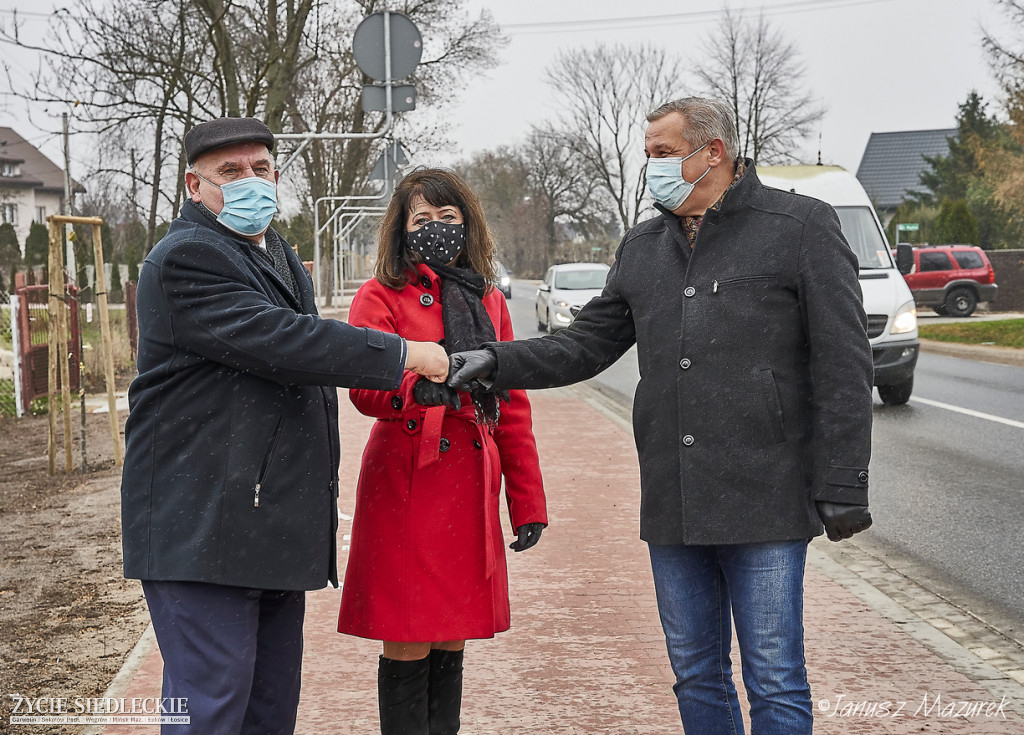 Nowy chodnik i ścieżka w Stoku Lackim