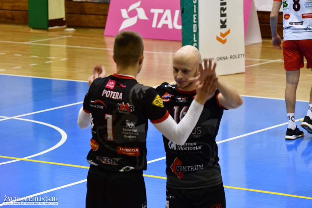 Pięć setów z beniaminkiem