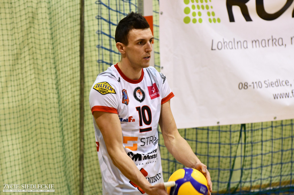 Pięć setów z beniaminkiem