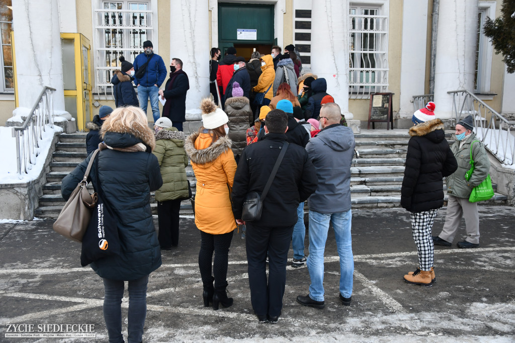 Protest zbiorowy pod UM