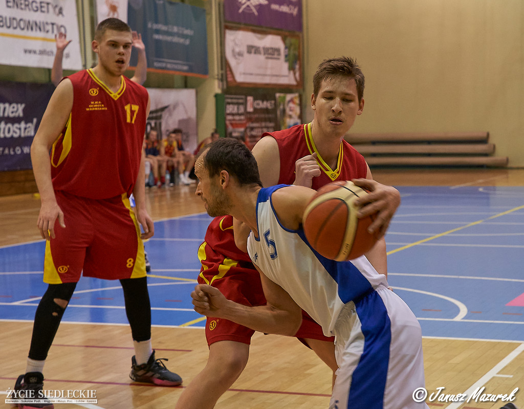 Basket przegrał z Ochotą