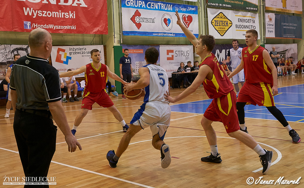 Basket przegrał z Ochotą
