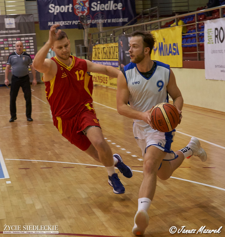 Basket przegrał z Ochotą