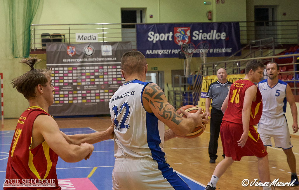 Basket przegrał z Ochotą