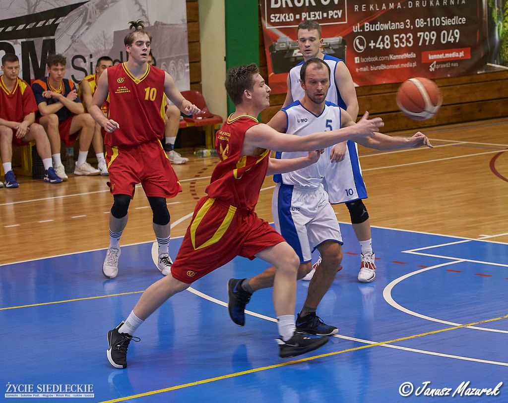 Basket przegrał z Ochotą