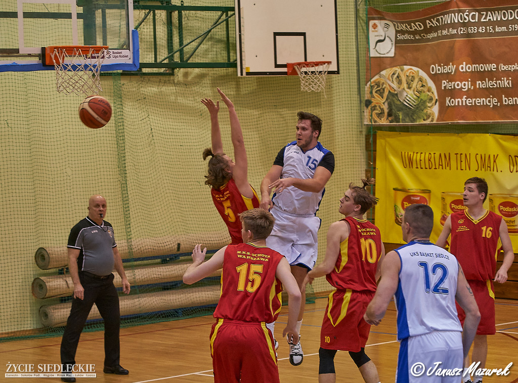 Basket przegrał z Ochotą